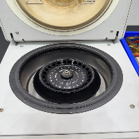 Eppendorf 5417 R Centrifuge image 1